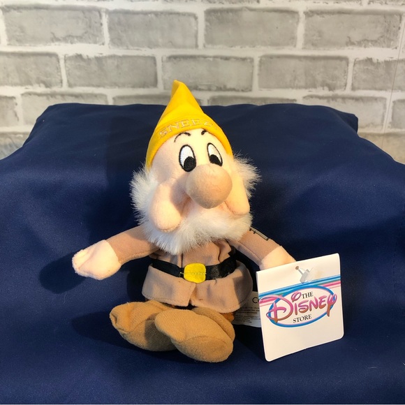 Disney Seven Dwarfs Mini Bean Bag Set - Picture 8 of 11